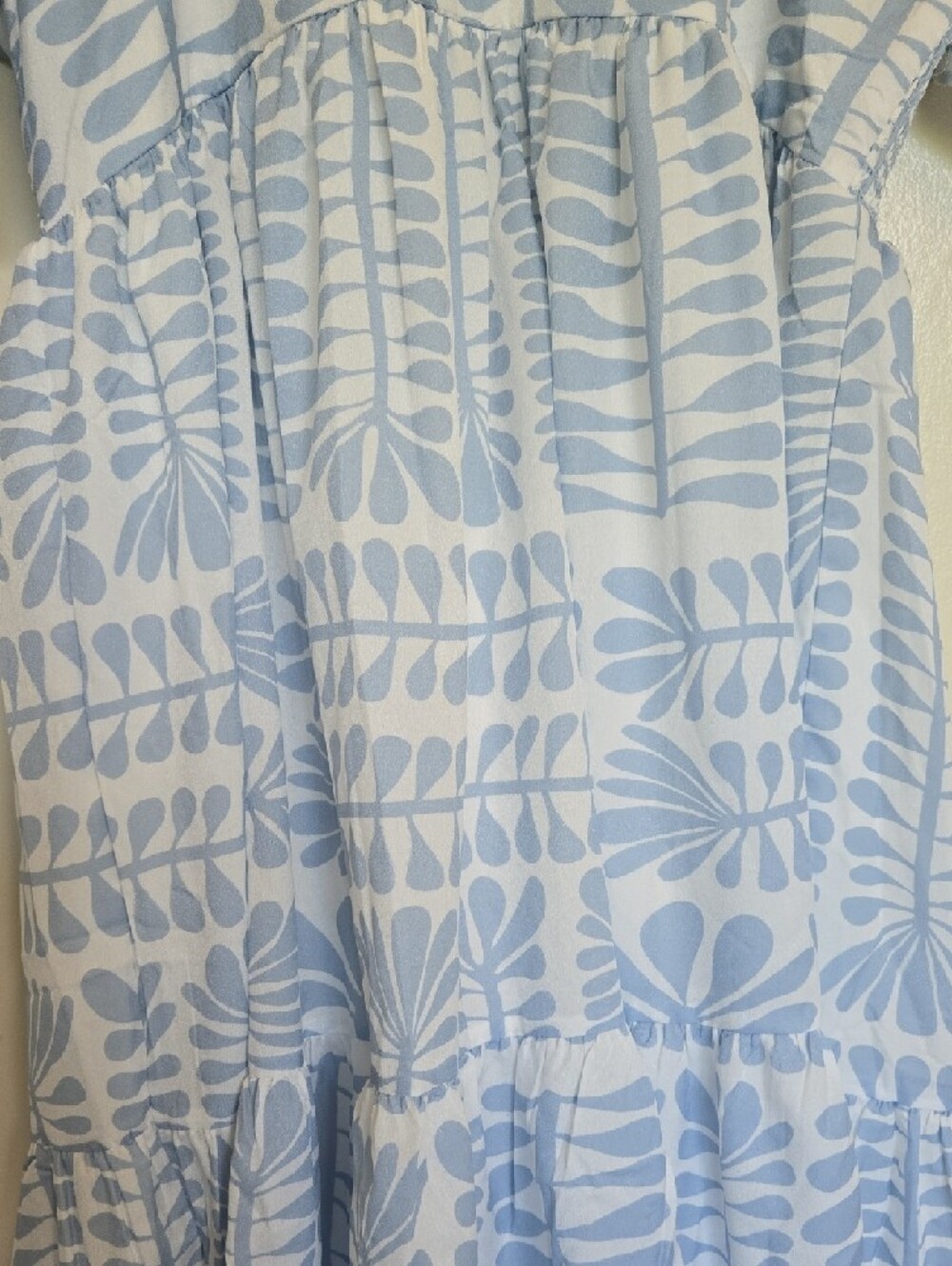 Balti Born Blue White Maxi Dress Floral Flutter Sleeves Tiered Smocked M Coastal - Picture 6 of 6